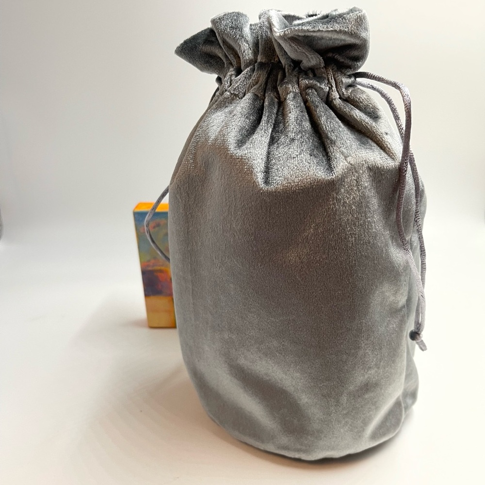 Real Techniques enchanted Moonstone Bag Limited Edition